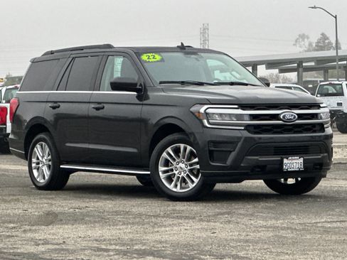 Certified 2022 Ford Expedition XLT image 2
