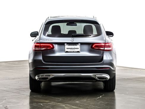 Used 2019 Mercedes-Benz GLC 300 image 4