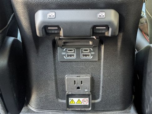 Used 2023 Jeep Gladiator Rubicon w/ LED Lighting Group AWD/4WD image 12
