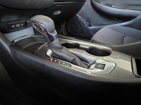 Used 2025 Chevrolet Malibu LT FWD image 20