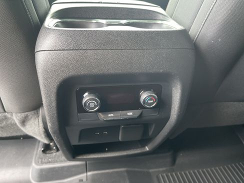 Used 2024 Chevrolet Traverse LT w/ Trailering Package FWD image 39