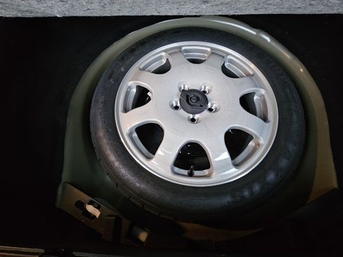 Used 2017 Ford Explorer XLT w/ Equipment Group 202A image 24