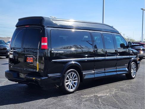 Used 2021 Chevrolet Express 3500 LS w/ Chrome Appearance Package RWD image 15