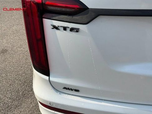 Used 2023 Cadillac XT6 Premium Luxury w/ Technology Package AWD/4WD image 6