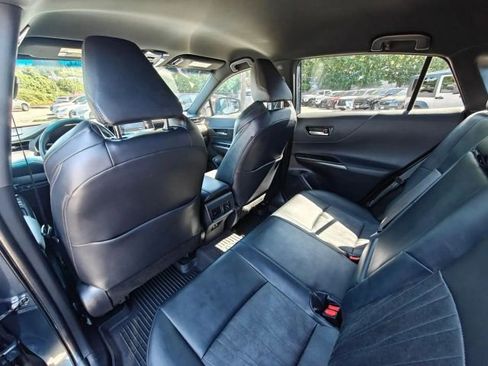 Used 2021 Toyota Venza XLE image 23