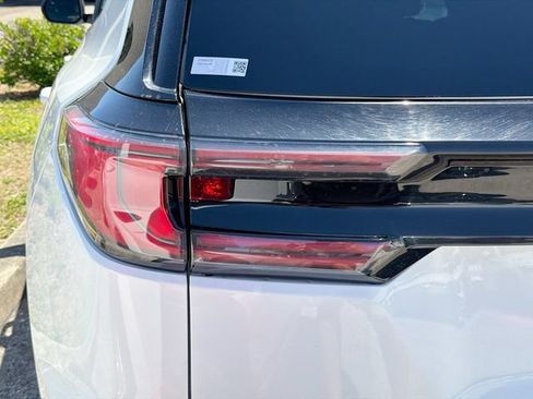 Used 2024 GMC Acadia Elevation FWD image 10