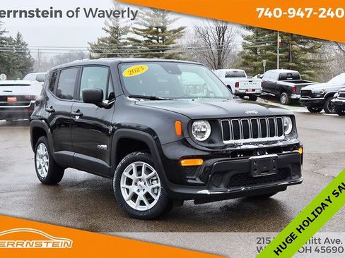 Used 2023 Jeep Renegade Latitude image 1