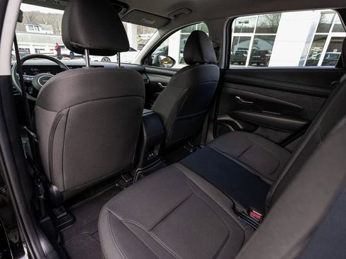 Used 2025 Hyundai Tucson SE image 28