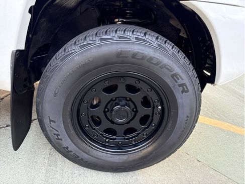 Used 2015 Toyota Tacoma PreRunner image 24