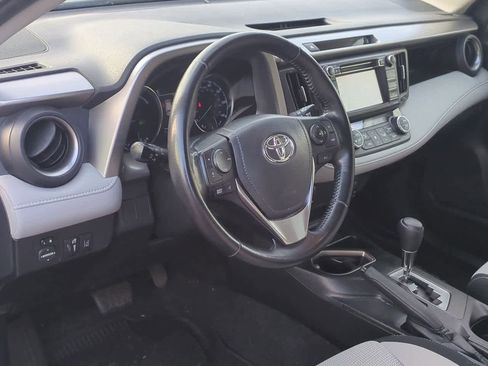 Used 2018 Toyota RAV4 XLE image 2