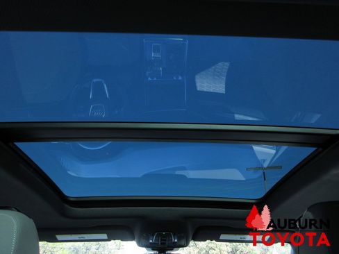 Used 2022 Audi Q8 Premium Plus image 11