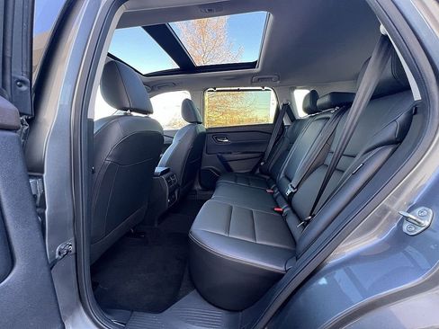 Used 2023 Nissan Rogue SL w/ SL Premium Package image 13