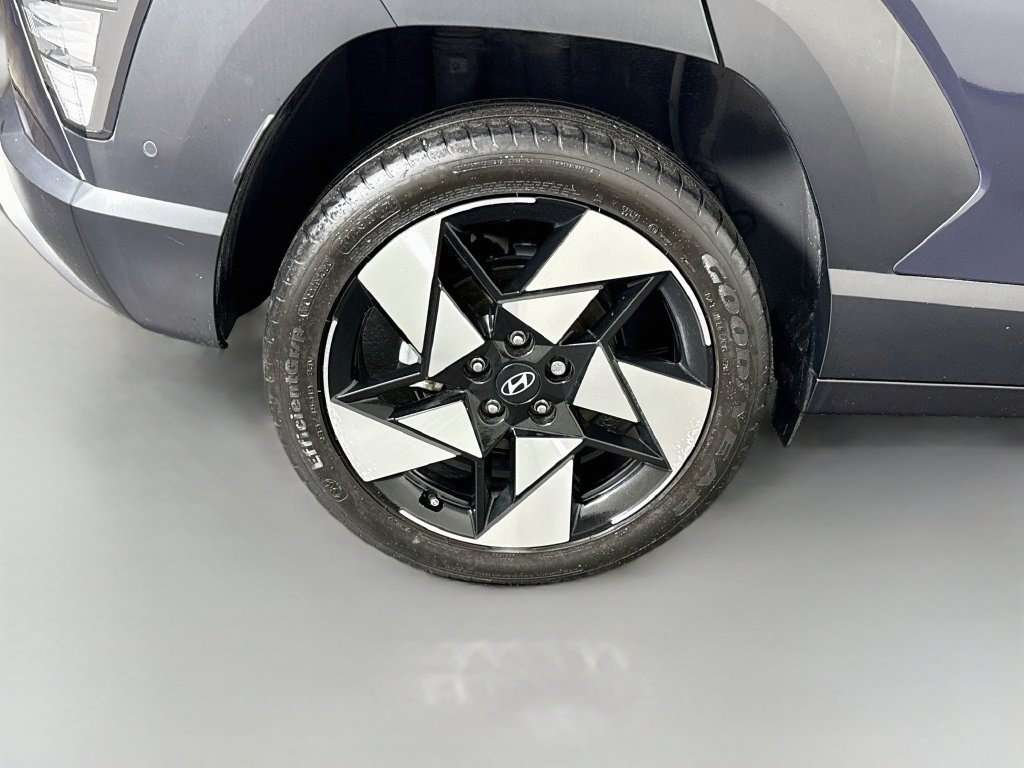 Used 2024 Hyundai Kona Limited AWD/4WD image 32