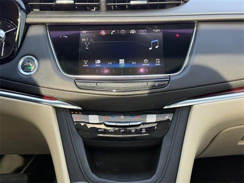 Used 2017 Cadillac XT5 Luxury w/ Driver Awareness Package image 13