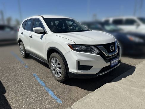 Used 2017 Nissan Rogue S AWD/4WD image 2