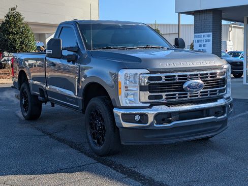 Used 2023 Ford F350 XLT w/ 360-Degree Camera Package image 4