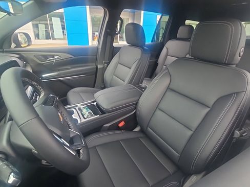 New 2026 Chevrolet Traverse LT w/ Driver Confidence Package AWD/4WD image 12