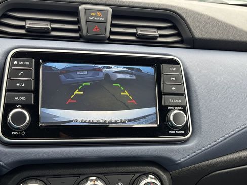 Used 2023 Nissan Versa SV image 31