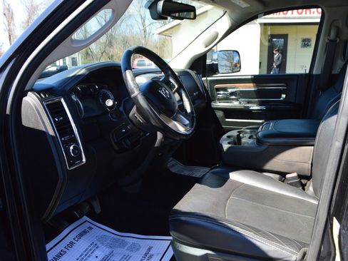 Used 2018 RAM 3500 Laramie w/ Convenience Group AWD/4WD image 14
