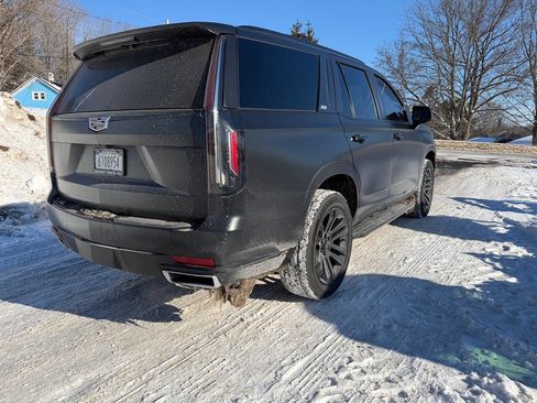 Used 2021 Cadillac Escalade Premium Luxury image 5