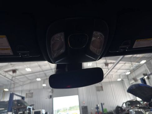 Used 2025 Jeep Compass Limited AWD/4WD image 29