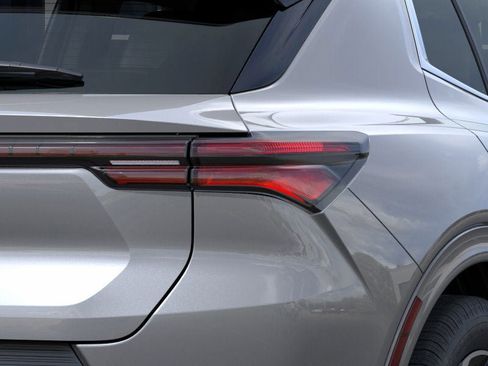 New 2025 Chevrolet Equinox EV LT image 11