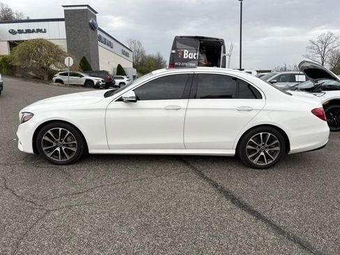 Used 2018 Mercedes-Benz E 400 4MATIC Sedan image 2