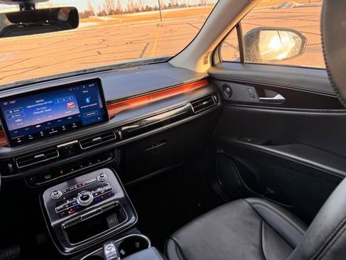 Used 2022 Lincoln Nautilus Reserve w/ Equipment Group 201A image 14