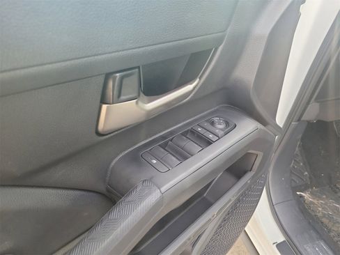 Used 2025 Toyota Tacoma TRD Off-Road image 18