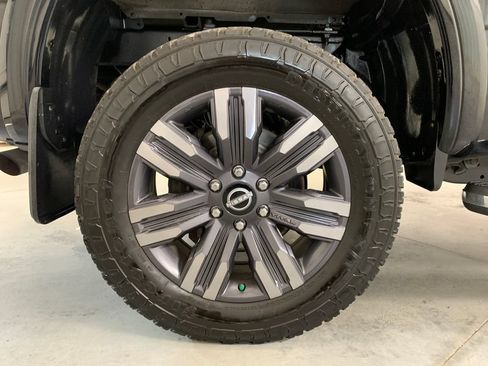 Used 2023 Nissan Titan Platinum Reserve w/ Moonroof Package AWD/4WD image 11