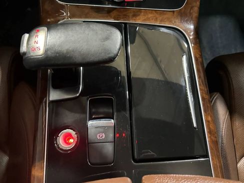 Used 2011 Audi A8 4.2 image 29