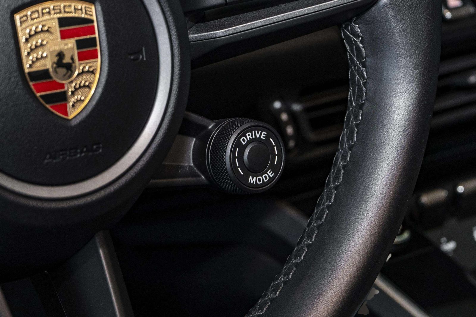 Used 2020 Porsche 911 Cabriolet image 40