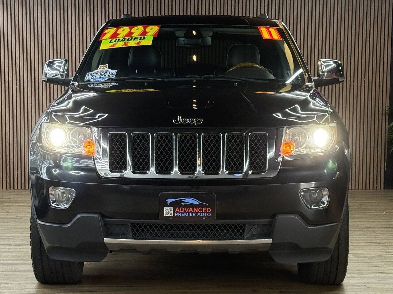 Used 2011 Jeep Grand Cherokee Overland AWD/4WD image 2