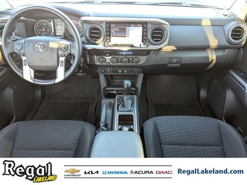 Used 2022 Toyota Tacoma SR5 w/ Trail Edition image 10