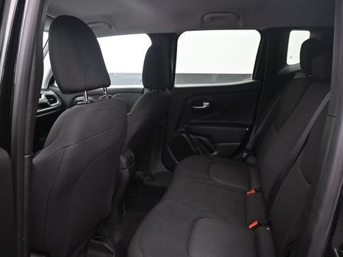 Used 2023 Jeep Renegade Latitude AWD/4WD image 16
