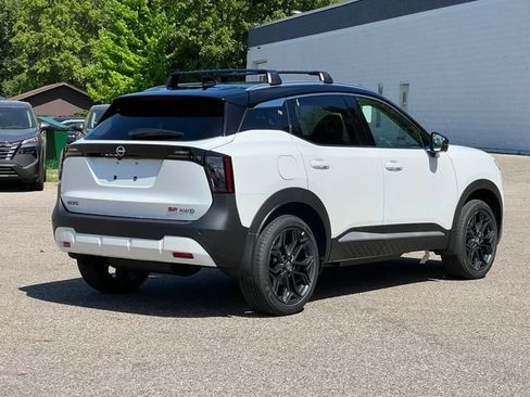 New 2026 Nissan Kicks SR AWD/4WD image 43