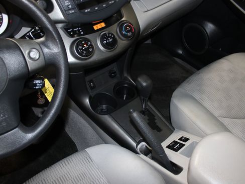 Used 2011 Toyota RAV4 2WD w/ Base L4 Extra Value Pkg image 15