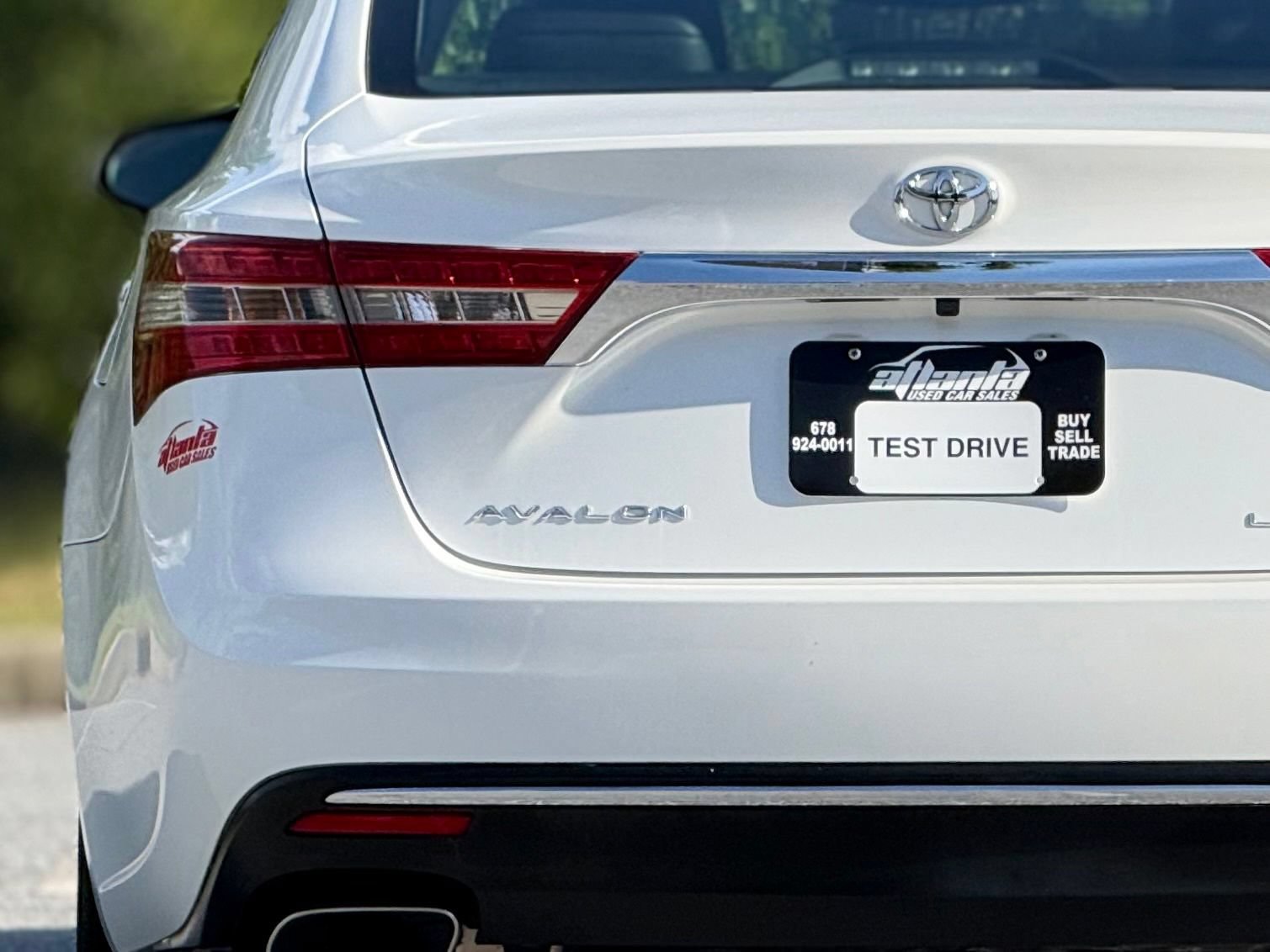 Used 2016 Toyota Avalon Limited w/ Toyota Safety Sense Package FWD image 16