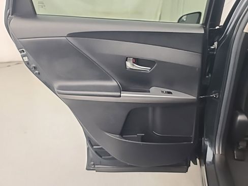 Used 2013 Toyota Venza LE image 17