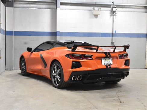 Used 2021 Chevrolet Corvette Stingray Premium Conv w/ Z51 Performance Package RWD image 18