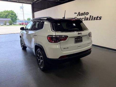 Used 2025 Jeep Compass Limited AWD/4WD image 3
