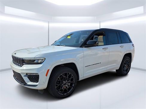 New 2025 Jeep Grand Cherokee Summit image 7