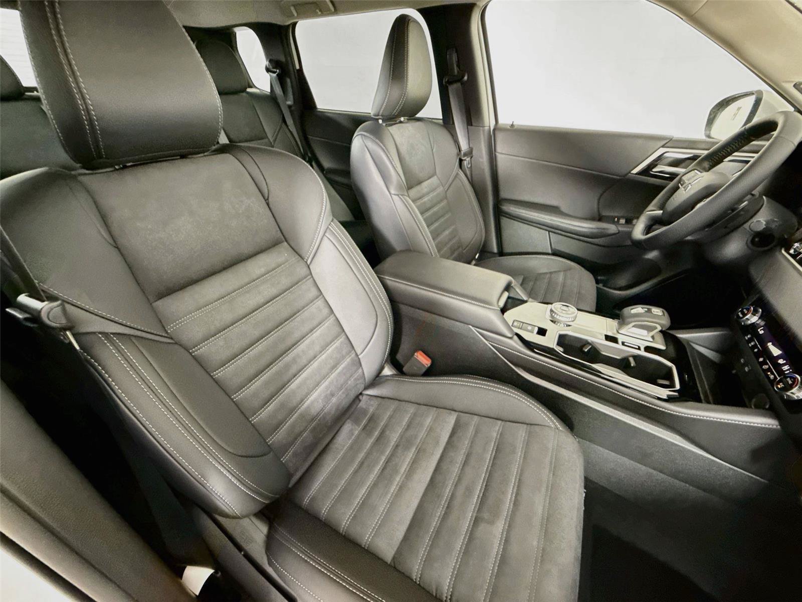New 2026 Mitsubishi Outlander SE FWD image 21