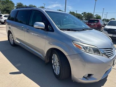 Used 2017 Toyota Sienna Limited Premium