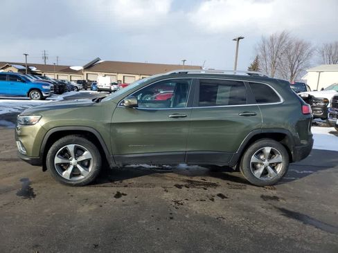 Used 2019 Jeep Cherokee Limited w/ Luxury Group image 2