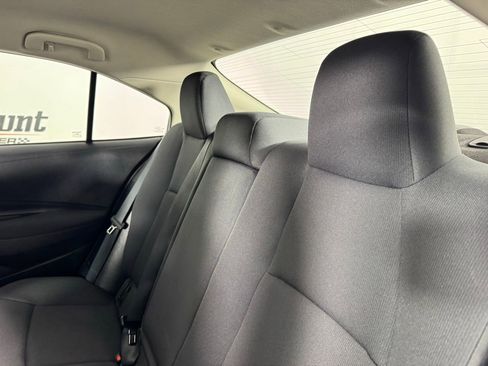 Used 2025 Toyota Corolla LE image 21