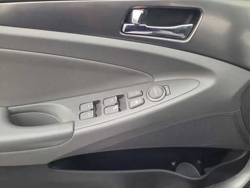 Used 2013 Hyundai Sonata Hybrid image 24