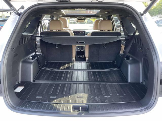Used 2026 Kia Sorento SX Prestige w/ Olive Brown Leather Package AWD/4WD image 10