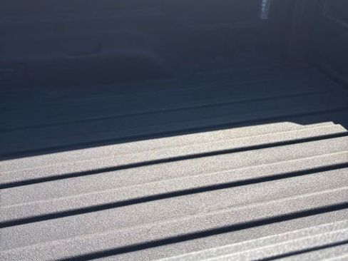 Used 2023 Jeep Gladiator Sport image 5