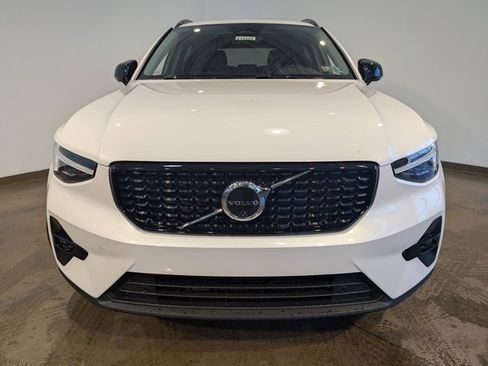 New 2026 Volvo XC40 B5 Plus w/ Protection Package Premier image 2